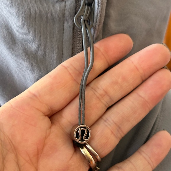 Lululemon Define Jacket Grey Full Zip Thumbholes - Size 6 - Picture 7 of 10